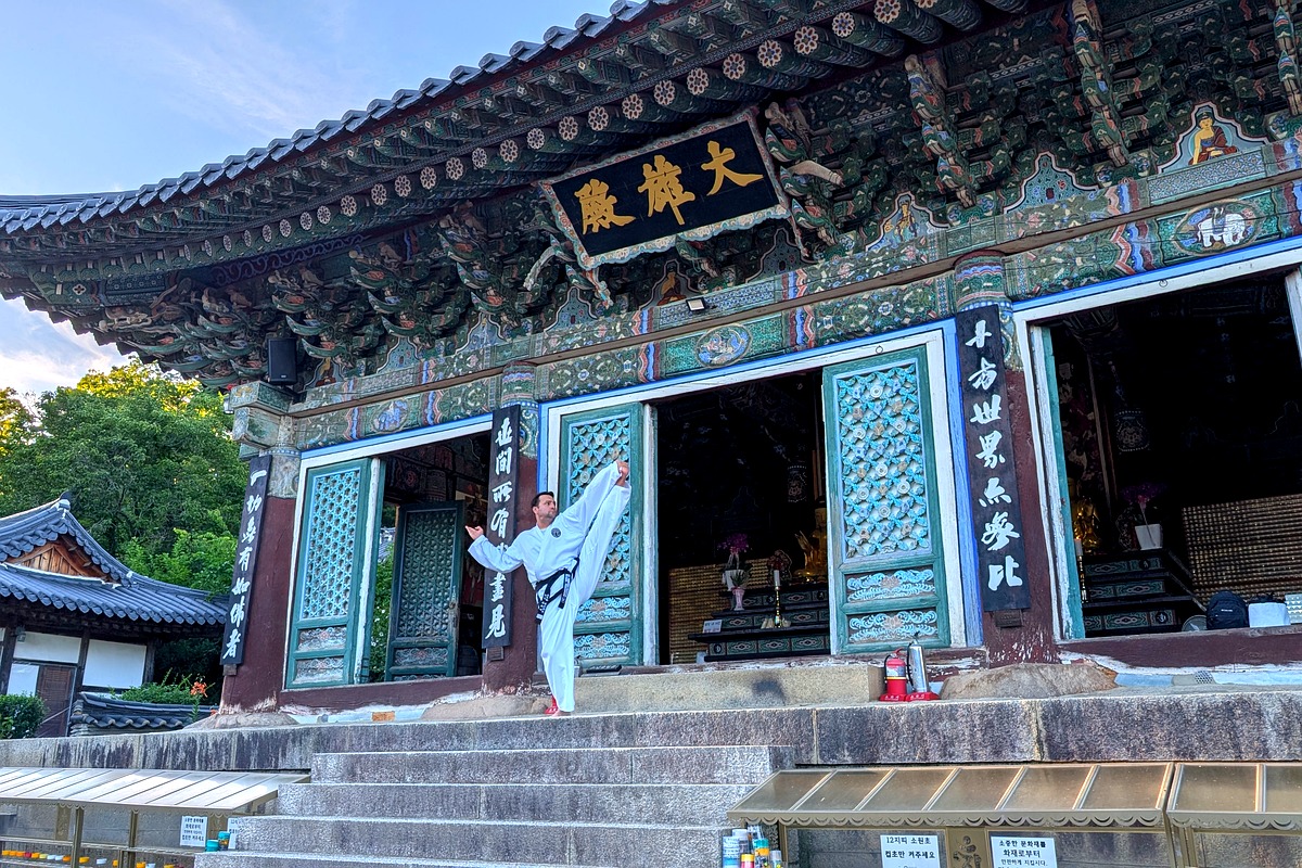 Dr. Michael Peintinger practising Taekwondo at a Korean temple